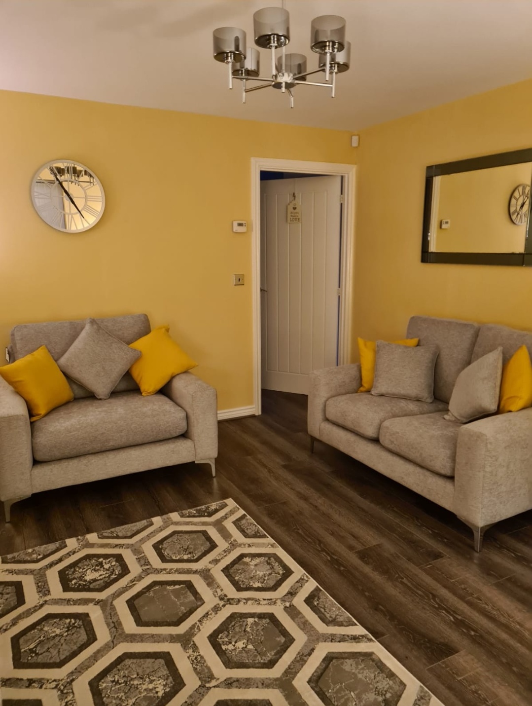 FRESH MODERN LOUNGE - The Mini Interior Design Company