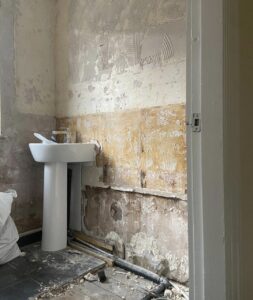 Bathroom before makeover